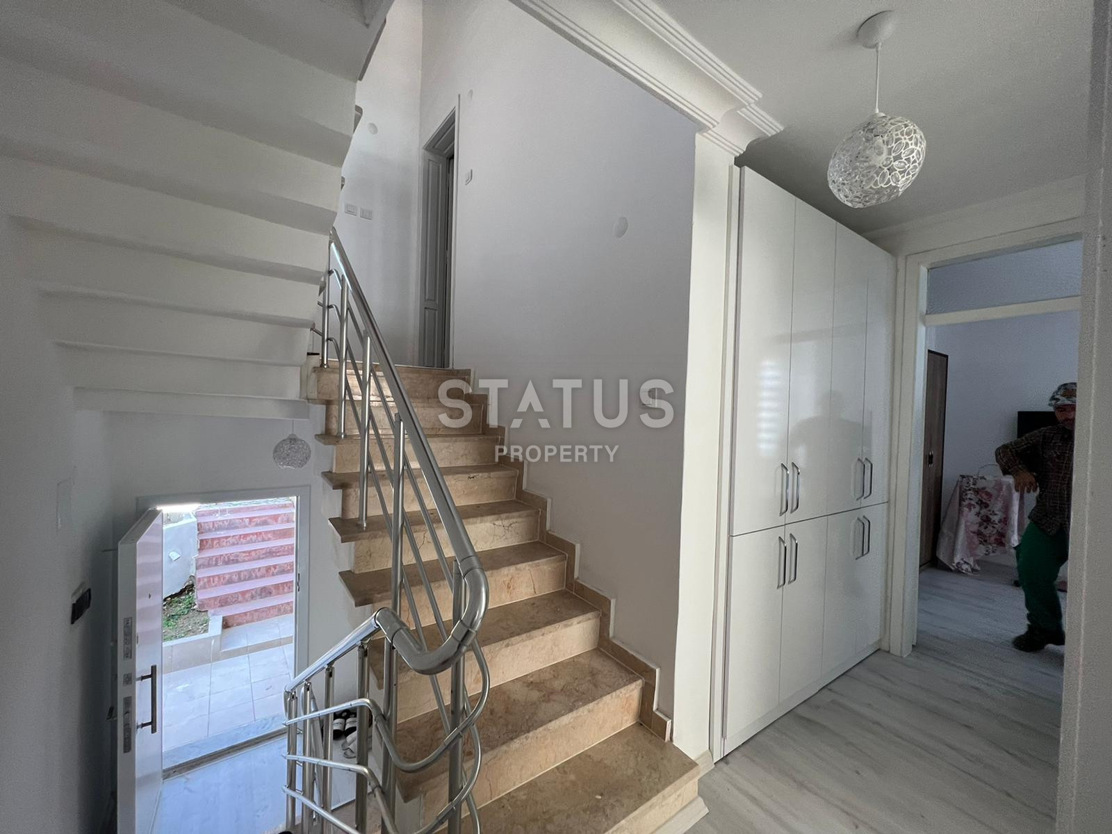 Меблированная вилла 5+1 в районе Тюрклер, 240 м2 фото 11