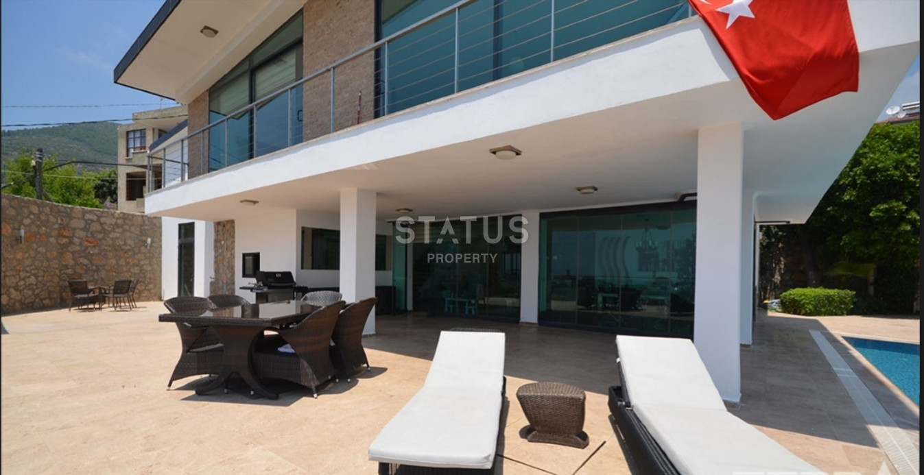 Stunning villa 5+2 on the territory of 700m in Tepe. 350m2 фото 4