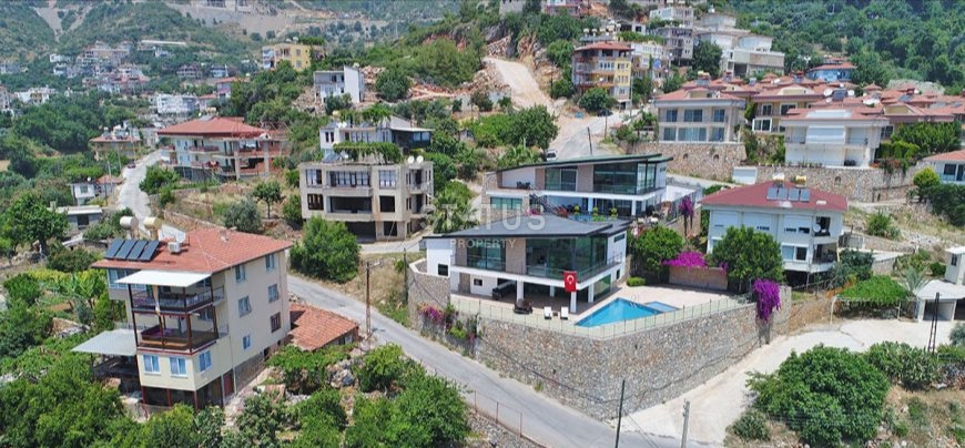 Stunning villa 5+2 on the territory of 700m in Tepe. 350m2 фото 12