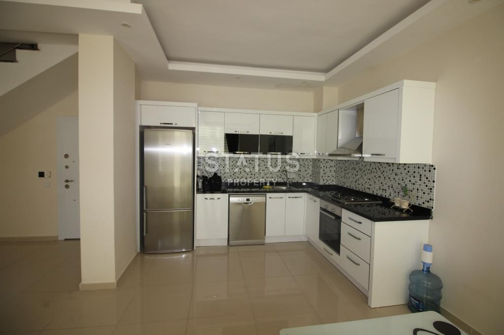 Меблированный дуплекс 2+1 с садом в спальном районе Кестель. 135м2 фото 8