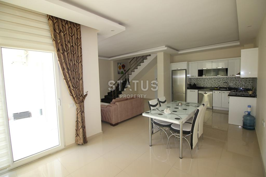 Меблированный дуплекс 2+1 с садом в спальном районе Кестель. 135м2 фото 9