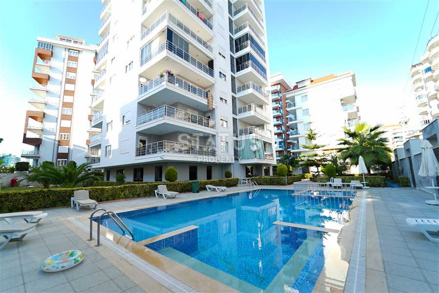 Spacious three-room apartment in Mahmutlar. 100m2 фото 1