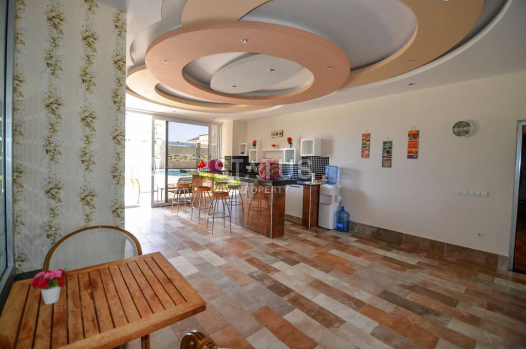 Меблированные апартаменты 1+1 с прямым видом на море в Кестеле. 75м2 фото 5