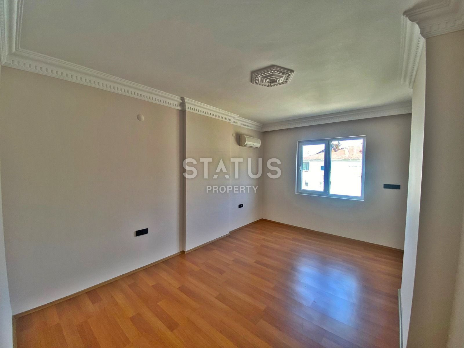Spacious four-room apartment with a good location in OBA. 160m2 фото 8