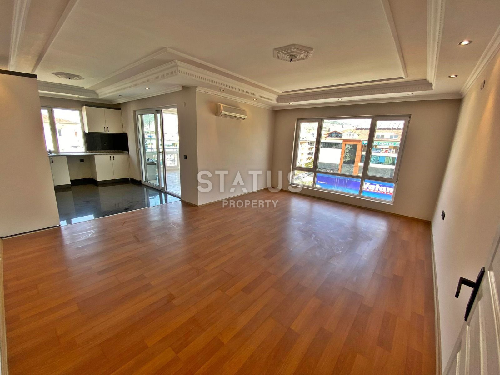 Spacious four-room apartment with a good location in OBA. 160m2 фото 9