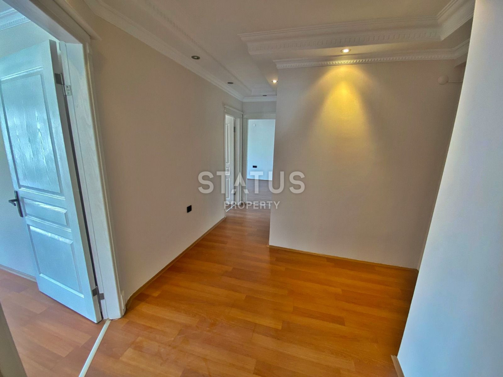 Spacious four-room apartment with a good location in OBA. 160m2 фото 12