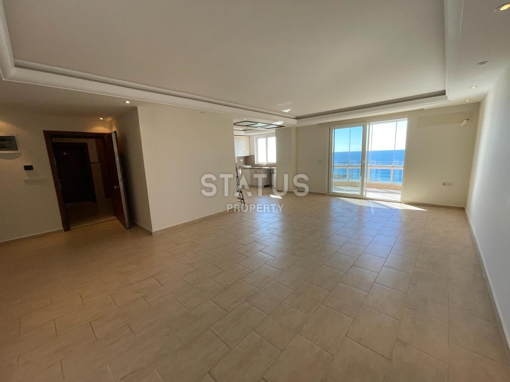 Six room duplex in the first coastal area at an attractive price. 260m2 фото 3