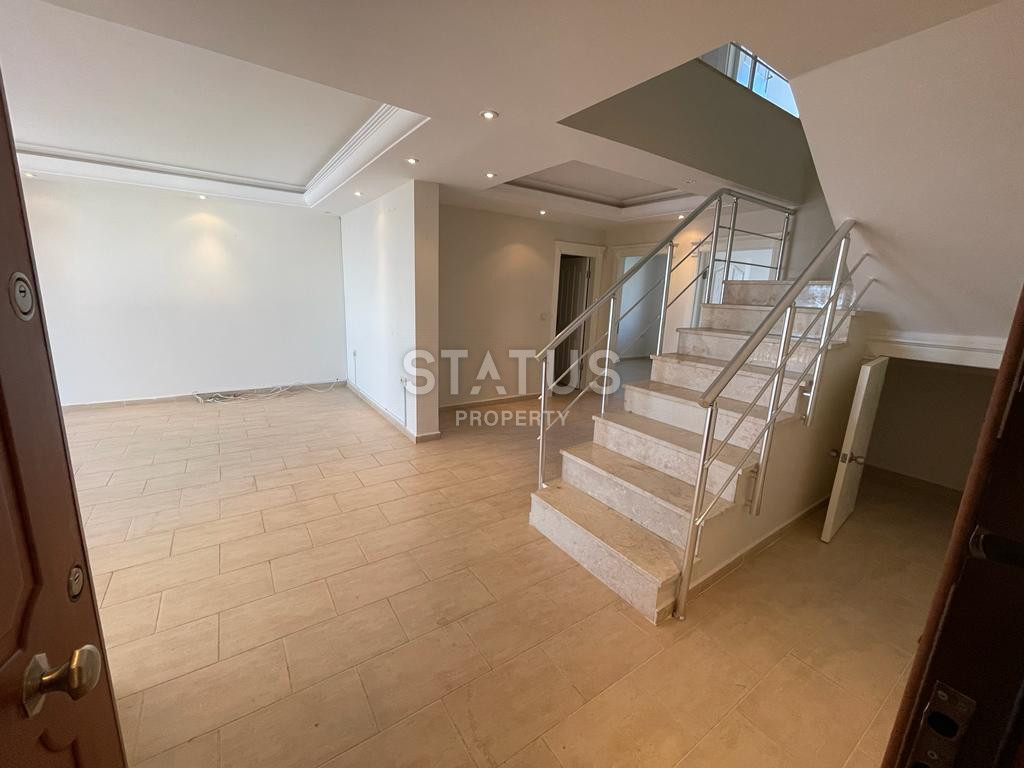 Six room duplex in the first coastal area at an attractive price. 260m2 фото 5