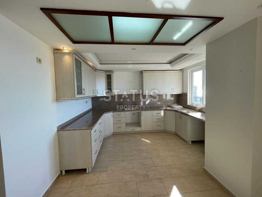 Six room duplex in the first coastal area at an attractive price. 260m2 фото 9