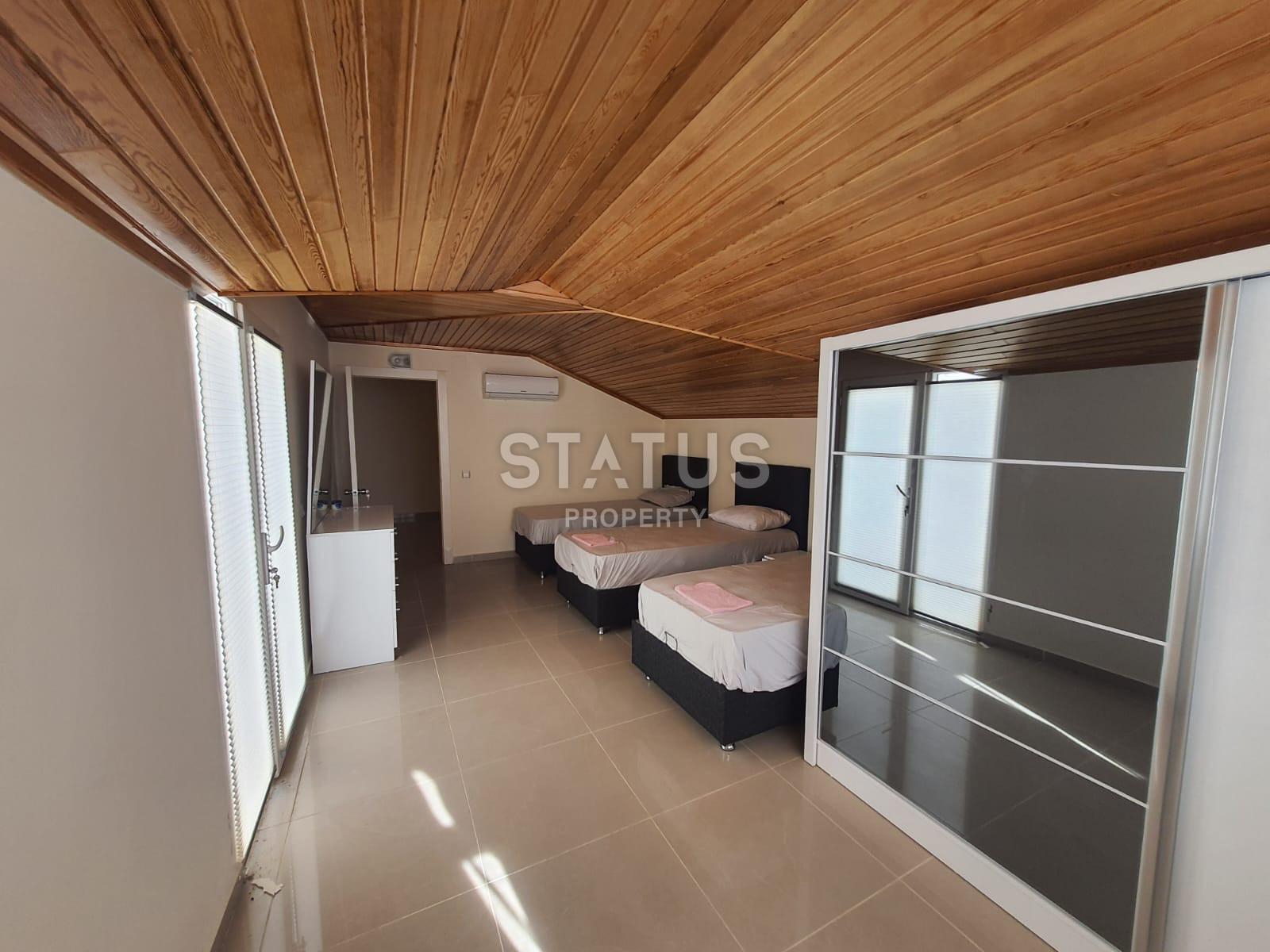 Четырёхкомнатный меблированный дуплекс с хорошей локацией в ОБА. 190м2 фото 9