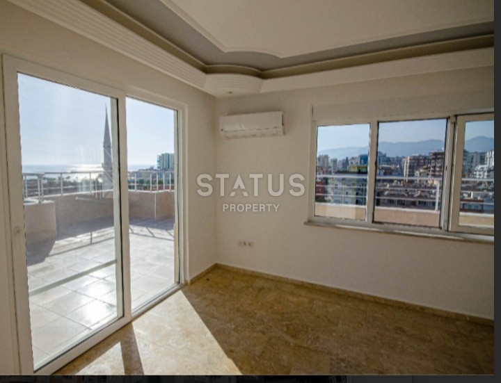 Five-room apartment in the heart of Mahmutlar 150m from the sea. 240m2 фото 6