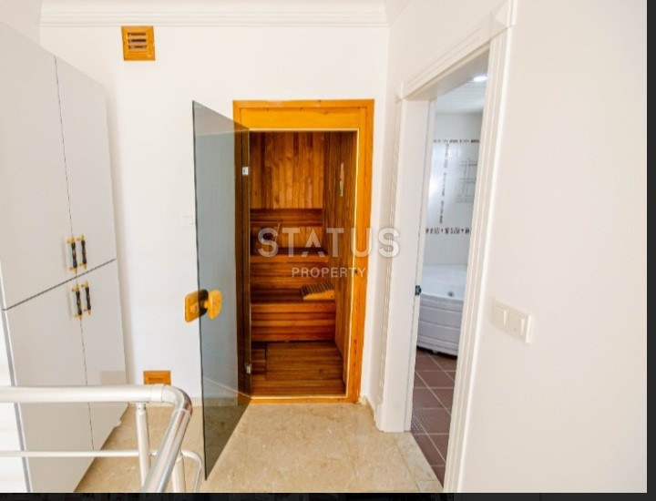 Five-room apartment in the heart of Mahmutlar 150m from the sea. 240m2 фото 21