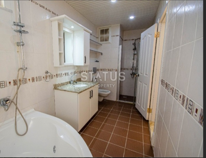 Five-room apartment in the heart of Mahmutlar 150m from the sea. 240m2 фото 26