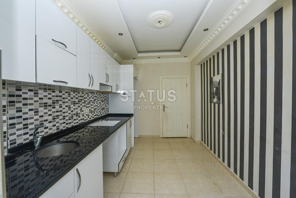 Three-room apartment with a separate kitchen in the OBA area. 115m2 фото 17