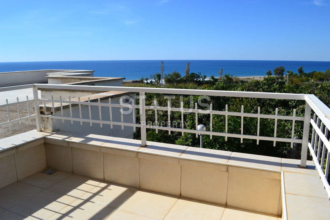 Меблированная вилла на первой береговой линии в комплексе с инфраструктурой, 120 м2 фото 17