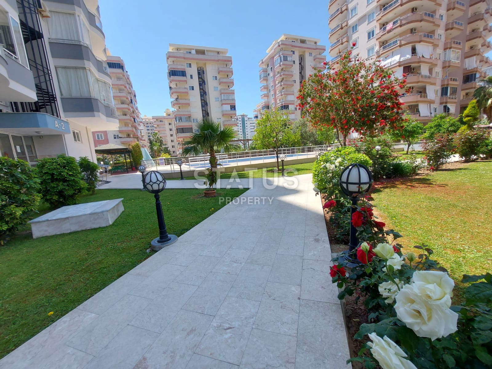 Three-room furnished apartment with a good location in Mahmutlar фото 4