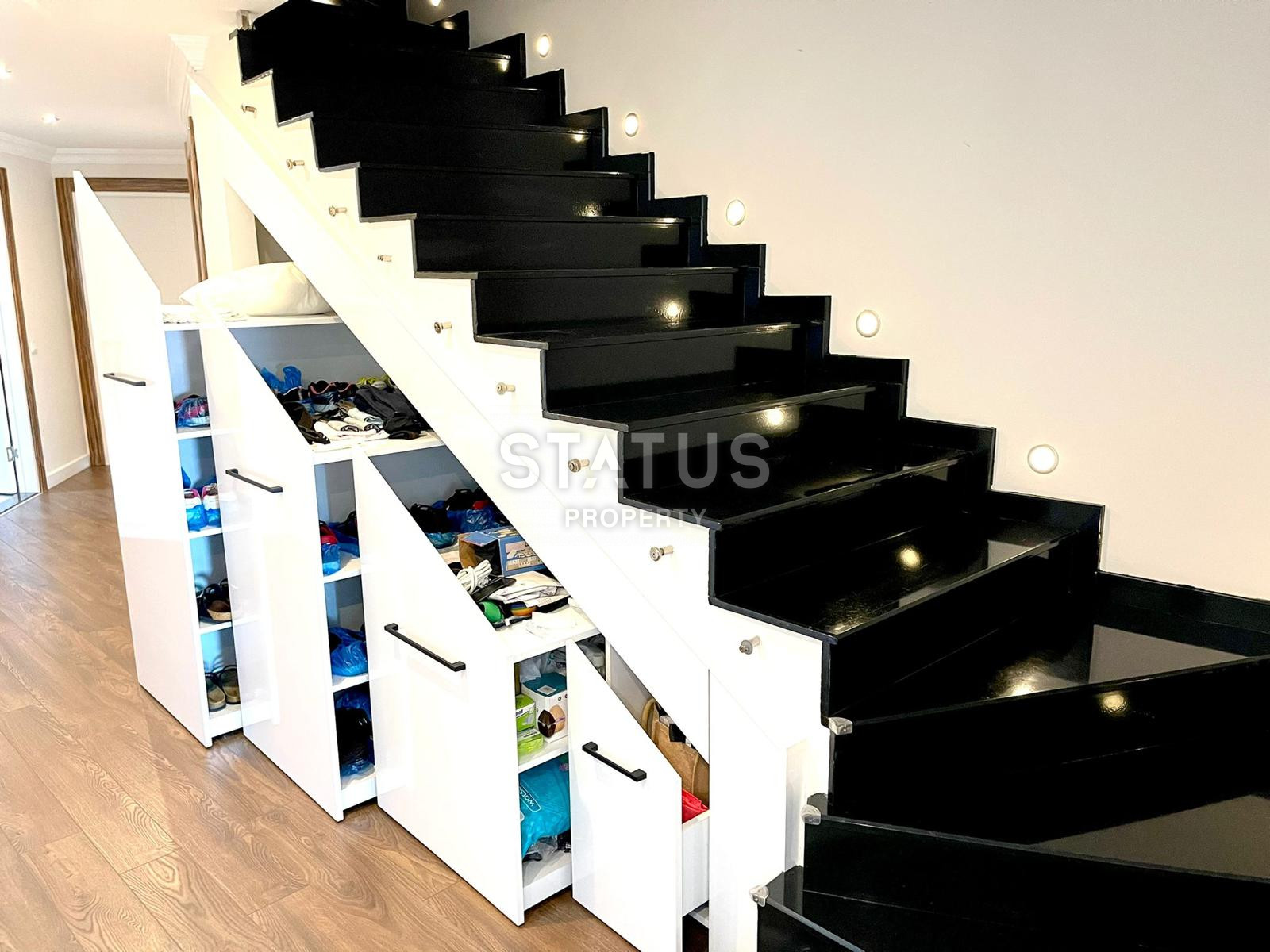 Luxurious five-room duplex with a view of Alanya and the sea. фото 11