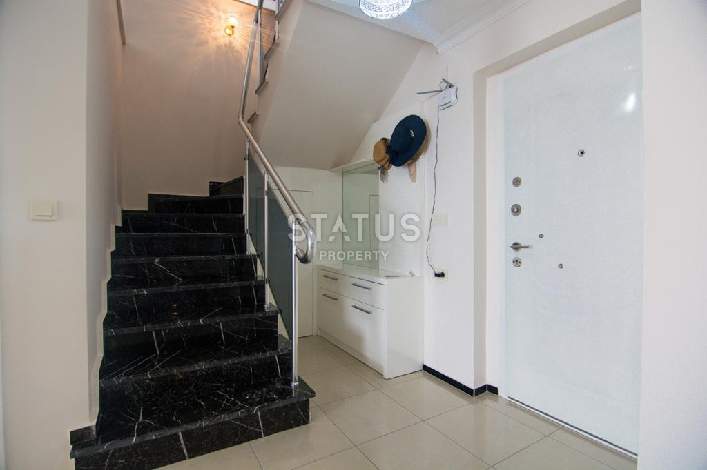 Двухуровневая четырёхкомнатная квартира в первой береговой линии в Кестеле фото 6