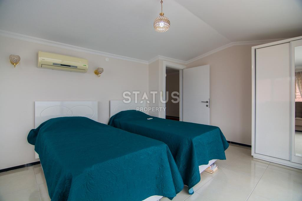 Двухуровневая четырёхкомнатная квартира в первой береговой линии в Кестеле фото 16