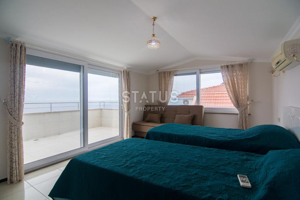 Двухуровневая четырёхкомнатная квартира в первой береговой линии в Кестеле фото 18