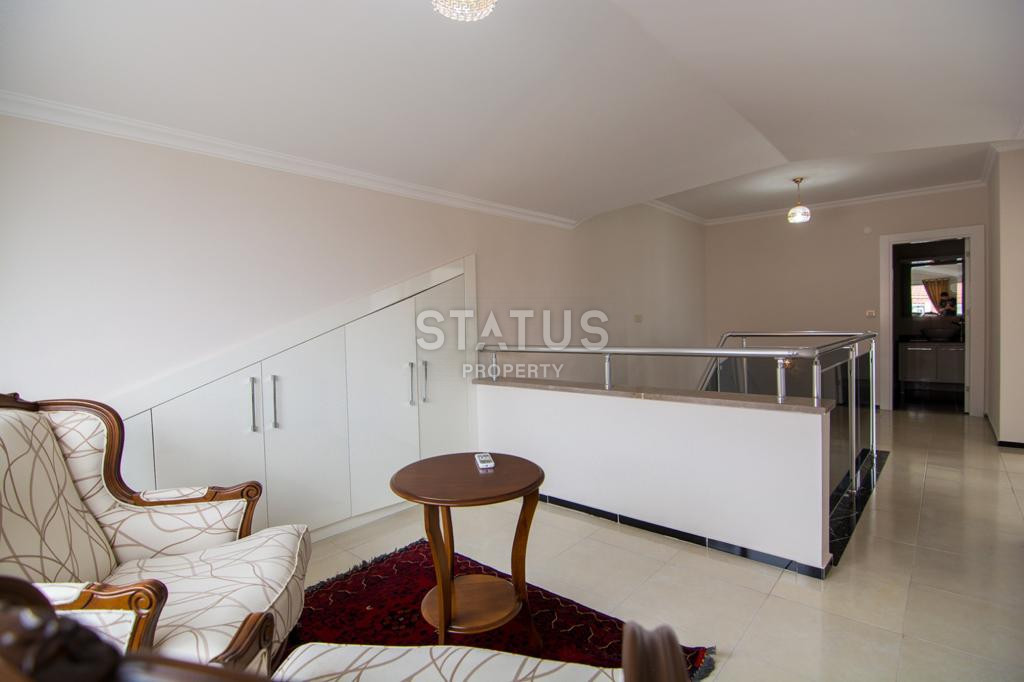 Двухуровневая четырёхкомнатная квартира в первой береговой линии в Кестеле фото 22