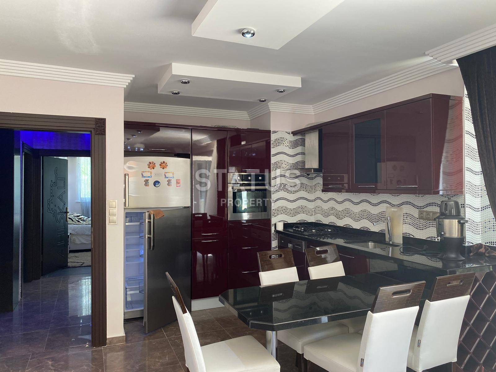 Трёхкомнатная меблированная квартира с хорошей локацией в Махмутларе фото 24