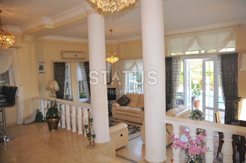 Меблированная вилла с личным бассейном, в комплексе люкс класса в районе Каргыджак, 196 м2 фото 4