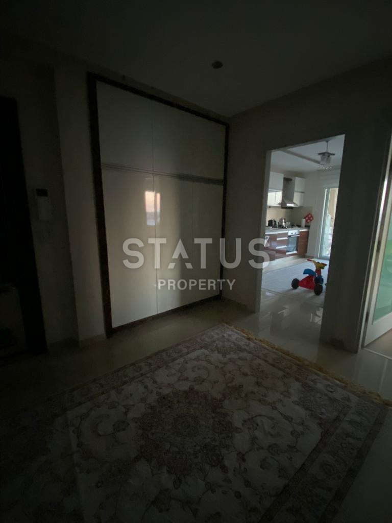 Трёхкомнатная квартира с отдельной кухней и видом на море в центре Алании фото 8