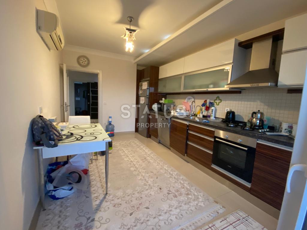 Трёхкомнатная квартира с отдельной кухней и видом на море в центре Алании фото 13