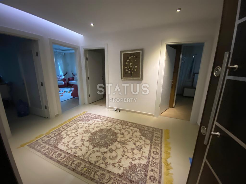 Трёхкомнатная квартира с отдельной кухней и видом на море в центре Алании фото 15