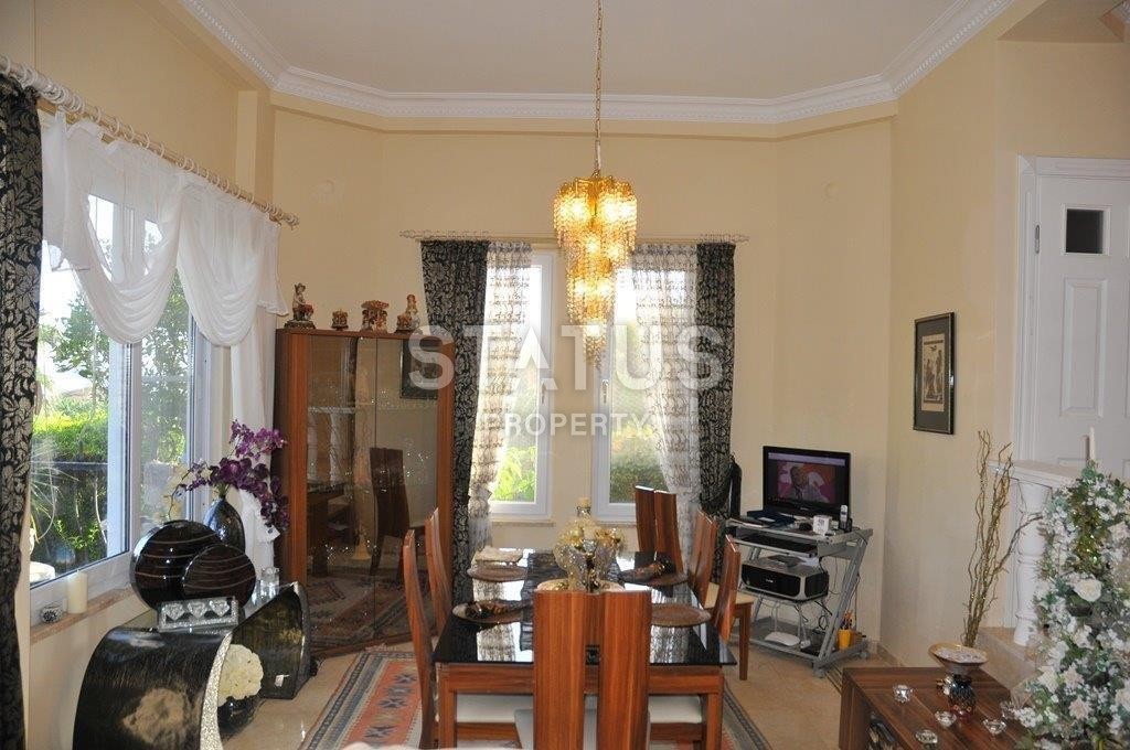 Меблированная вилла с личным бассейном, в комплексе люкс класса в районе Каргыджак, 196 м2 фото 6