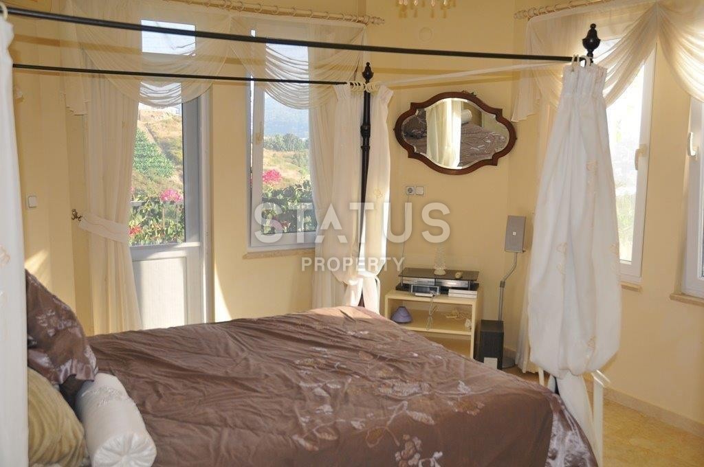 Меблированная вилла с личным бассейном, в комплексе люкс класса в районе Каргыджак, 196 м2 фото 11