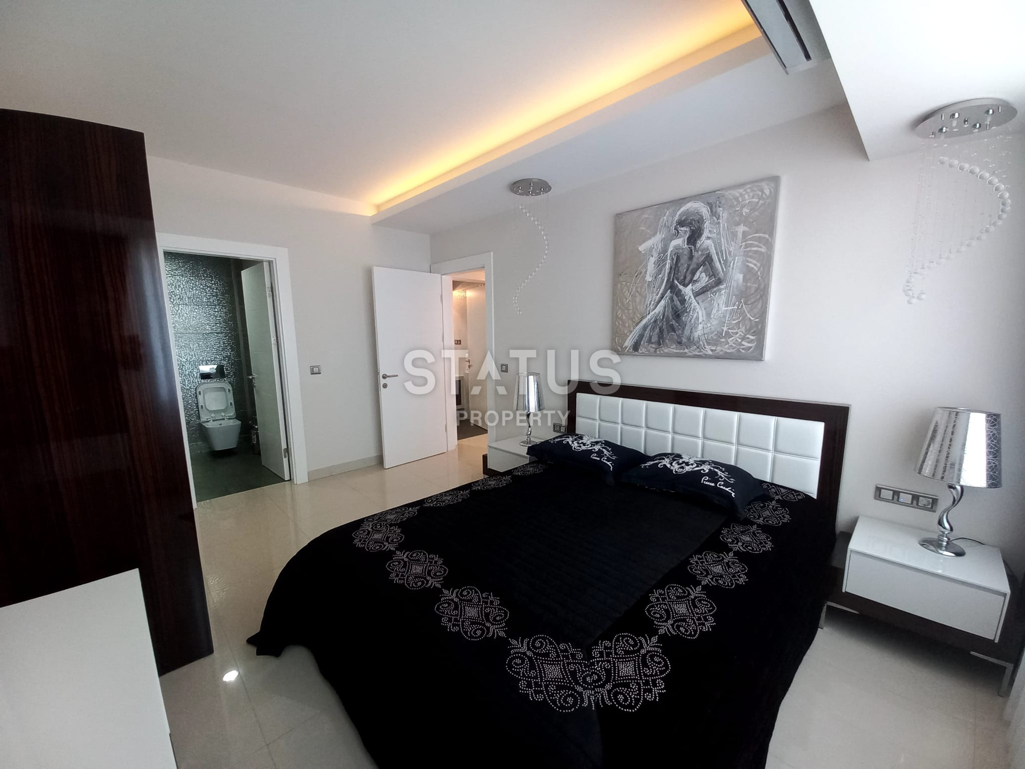 Three-room apartment in a legendary complex with sea views фото 9