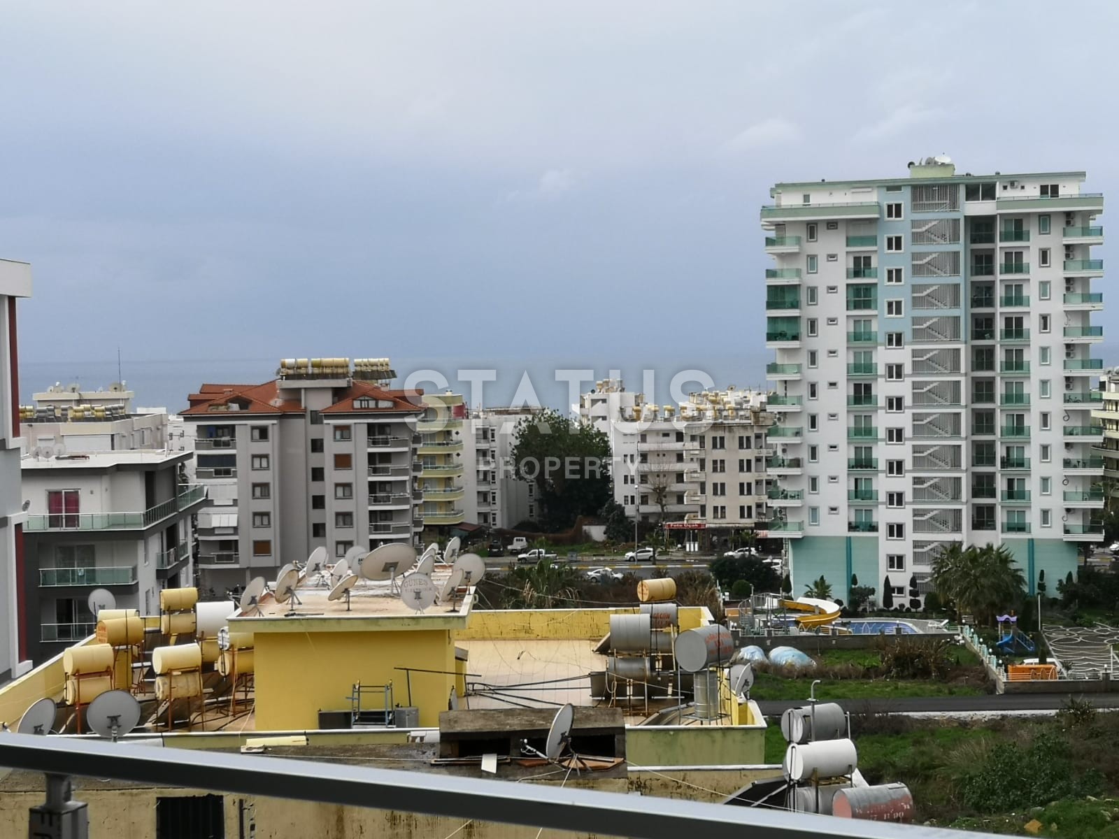 Квартира планировки 1+1 с видом на море в районе Махмутлар фото 17