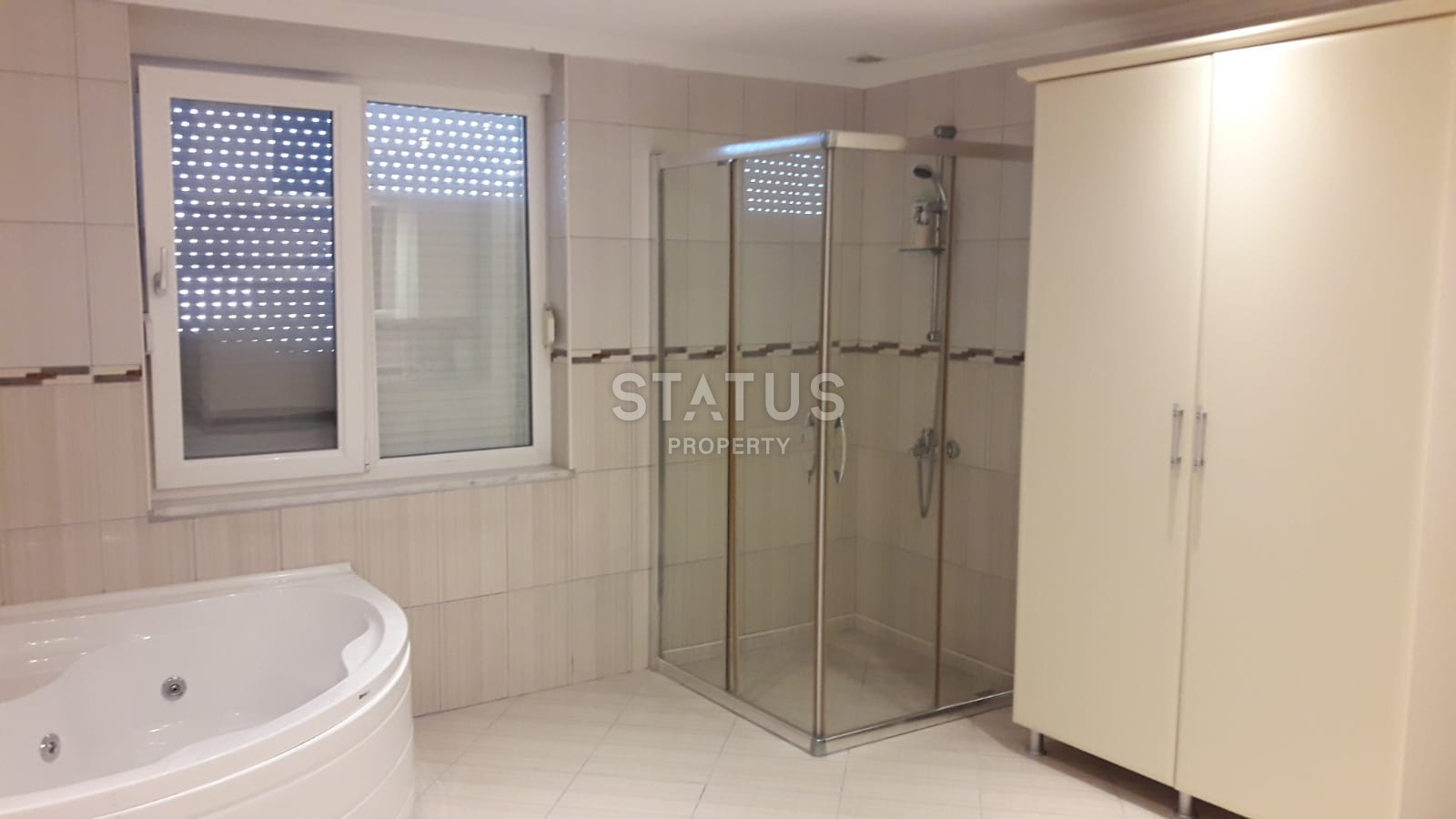 Меблированный дуплекс 4+1 с видом на море и горы в Махмутларе, 320м2 фото 33