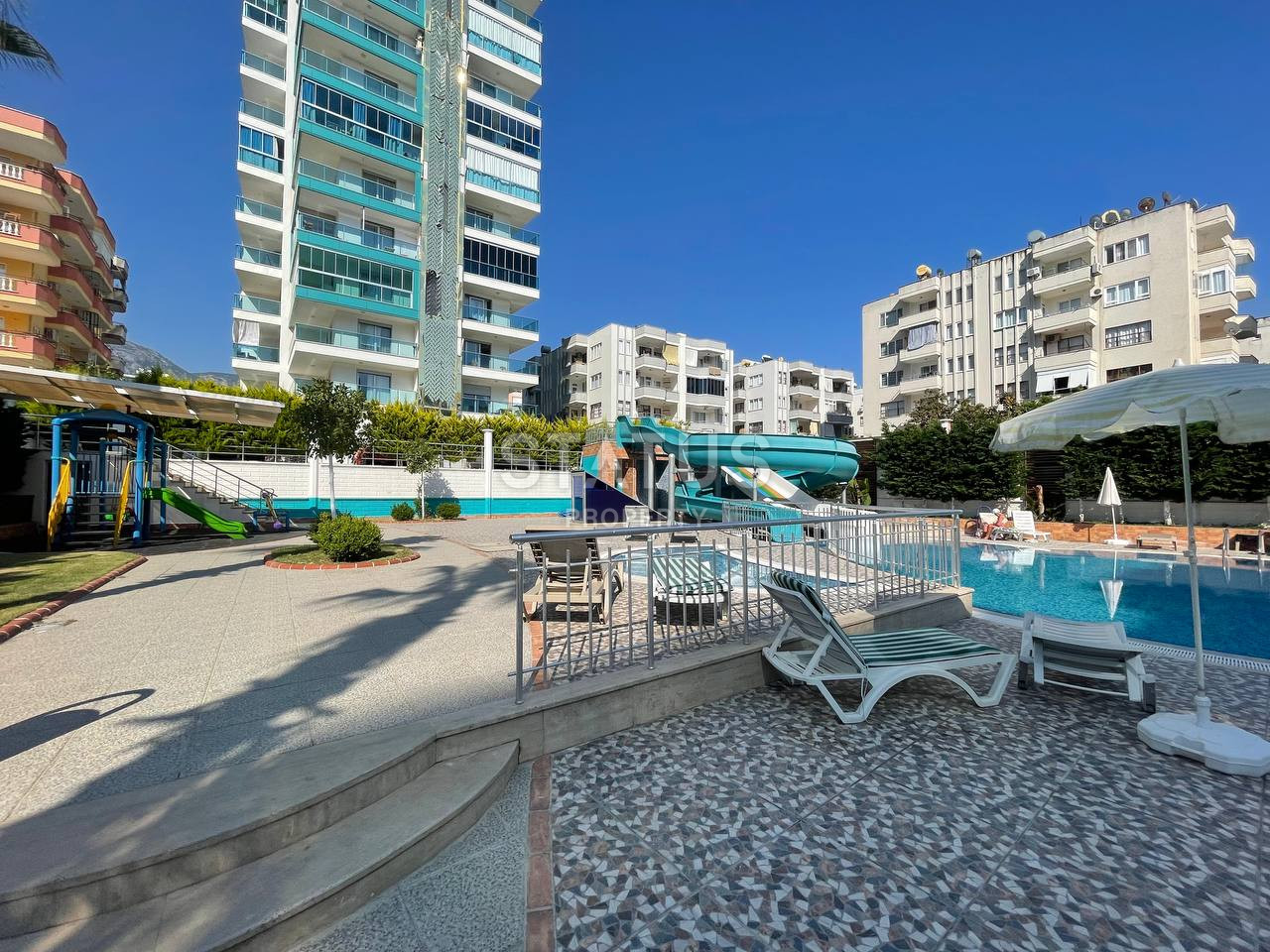 Three-room furnished apartment near the sea in a premium residential complex in Mahmutlar.130m2 фото 7