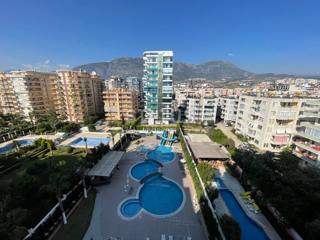 Three-room furnished apartment near the sea in a premium residential complex in Mahmutlar.130m2 фото 33