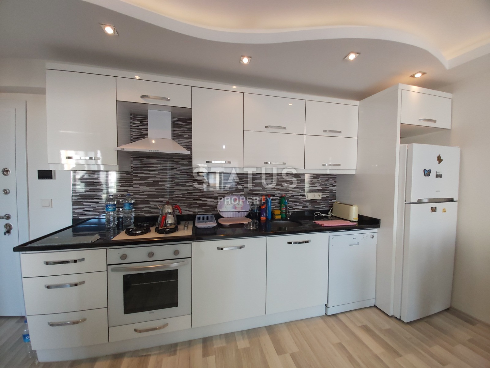 Spacious apartment 1+1 with a good location at a bargain price in Mahmutlar. фото 4