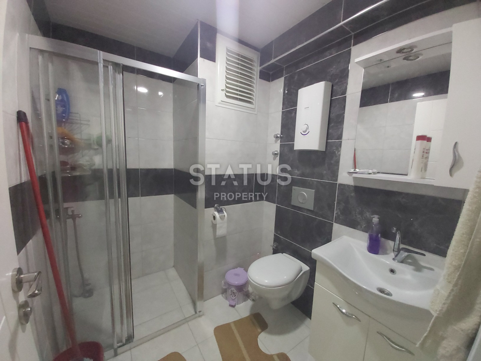 Spacious apartment 1+1 with a good location at a bargain price in Mahmutlar. фото 7