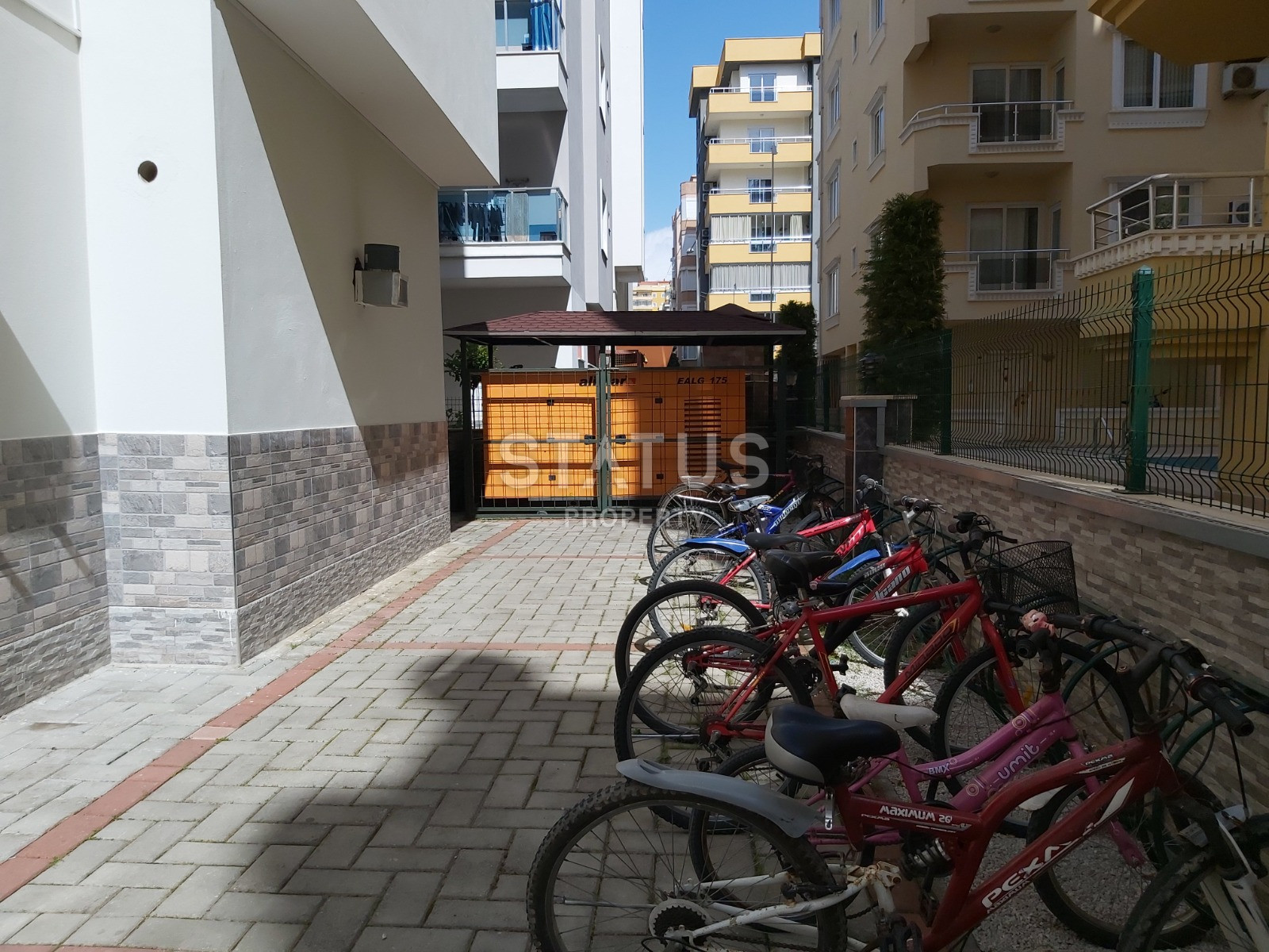 Spacious apartment 1+1 with a good location at a bargain price in Mahmutlar. фото 18