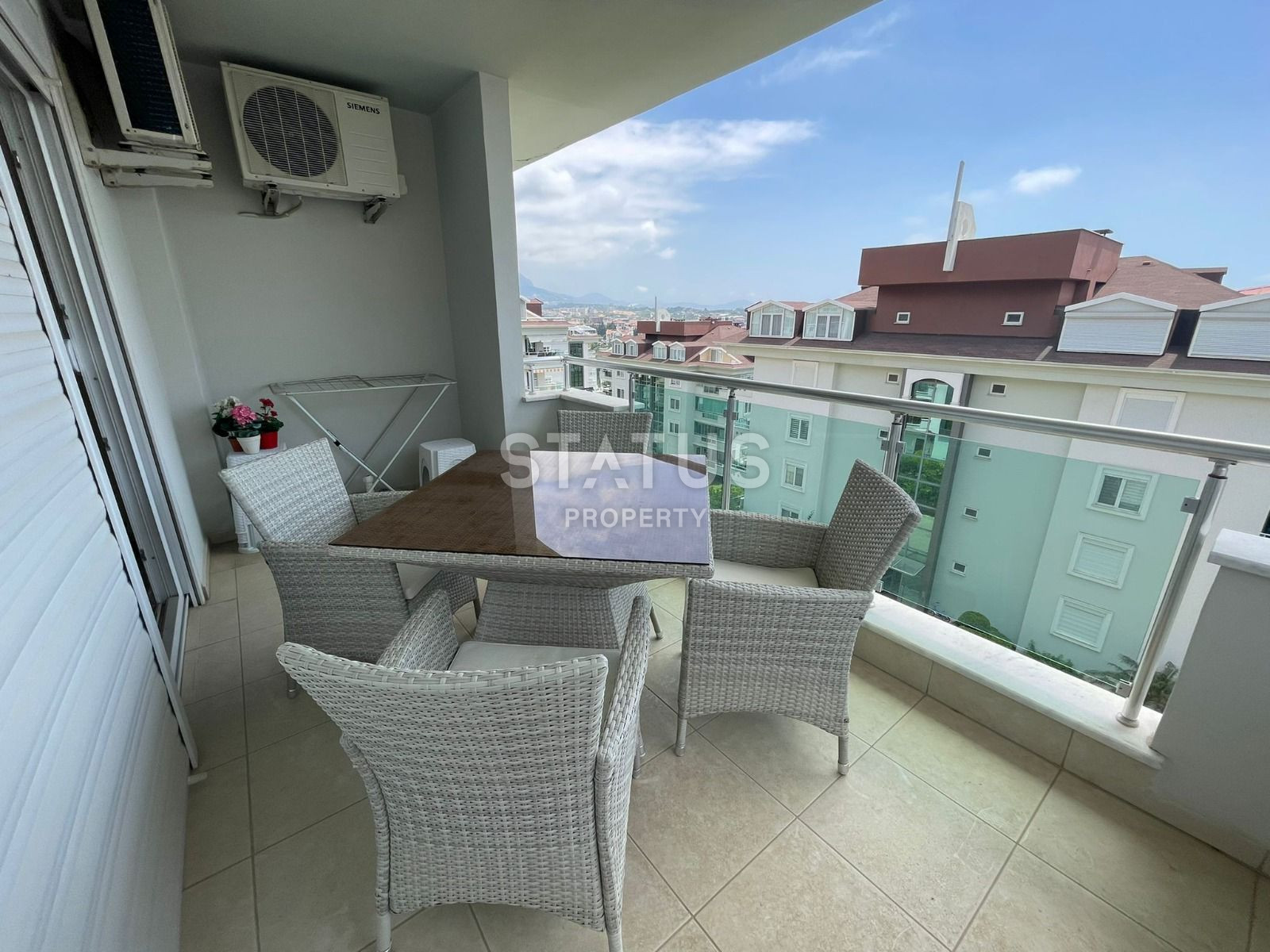 Spacious 2-room apartment with a sea view in a well-known residential complex in the OBA area, 75m2 фото 3