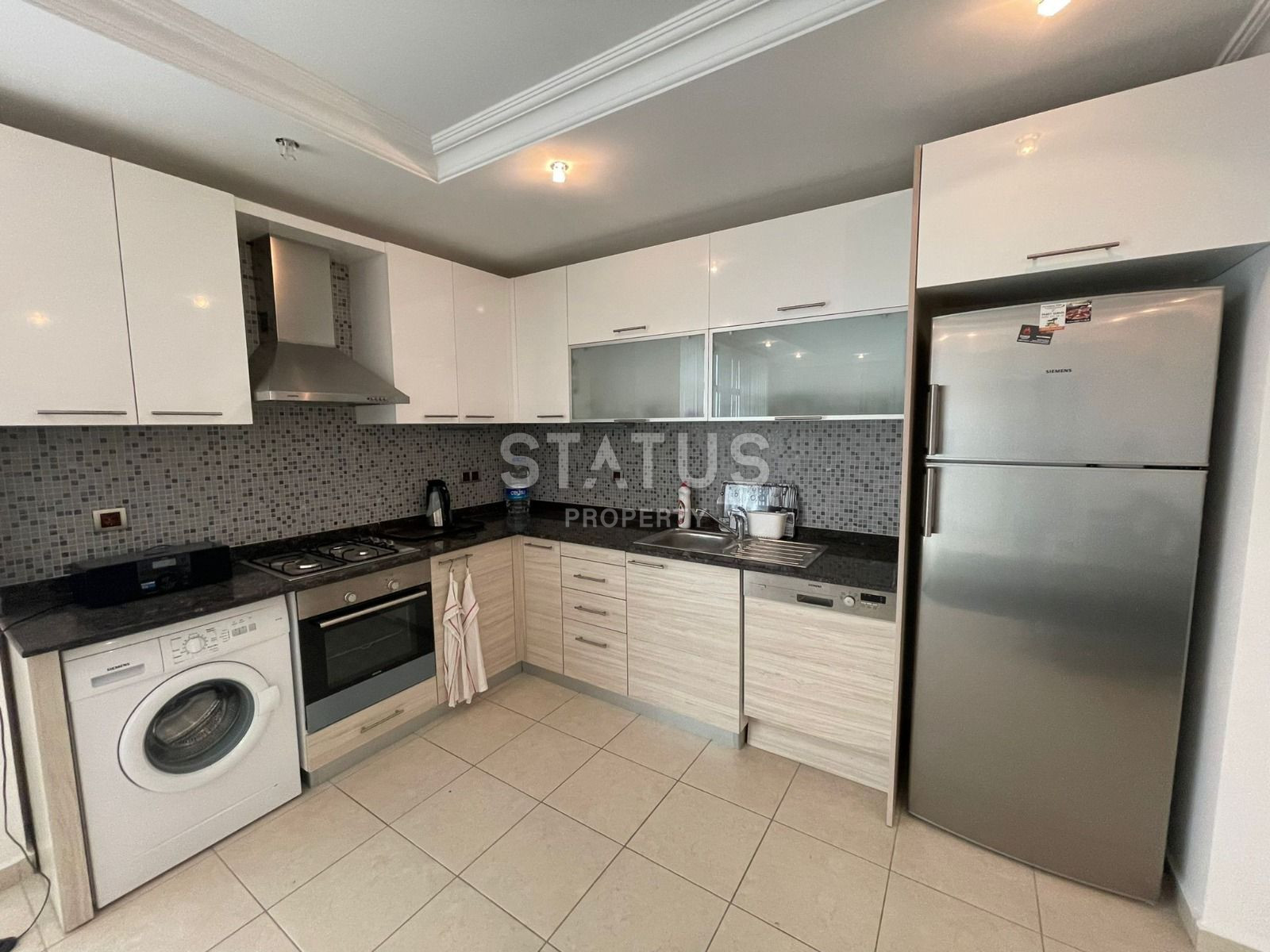 Spacious 2-room apartment with a sea view in a well-known residential complex in the OBA area, 75m2 фото 5