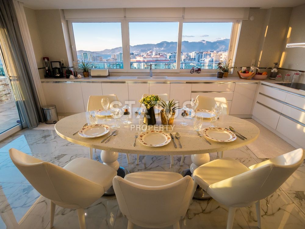 Шикарный меблированный пентхаус с видом на горы и море, 200 м2 фото 4
