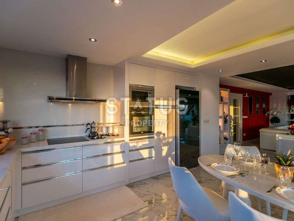 Шикарный меблированный пентхаус с видом на горы и море, 200 м2 фото 19