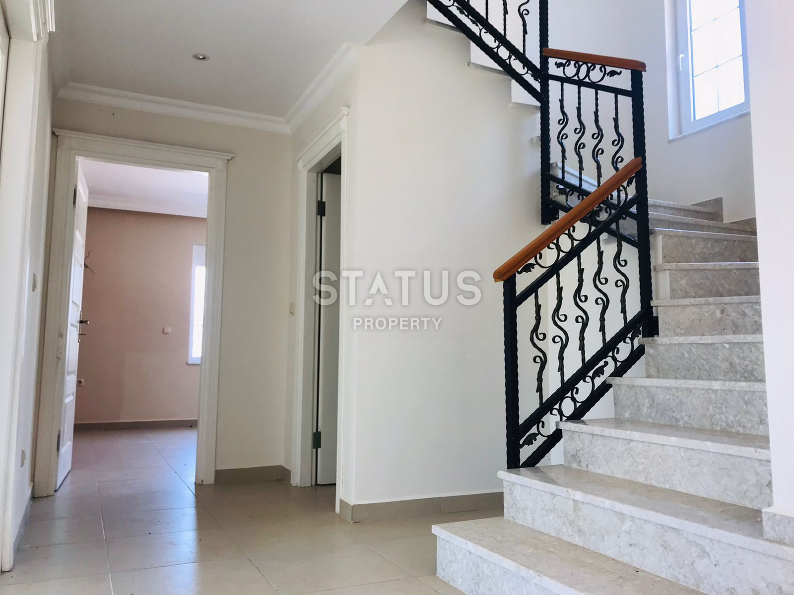 Villa 4+1 with sea and forest views in Kargicak, 350m2 фото 7