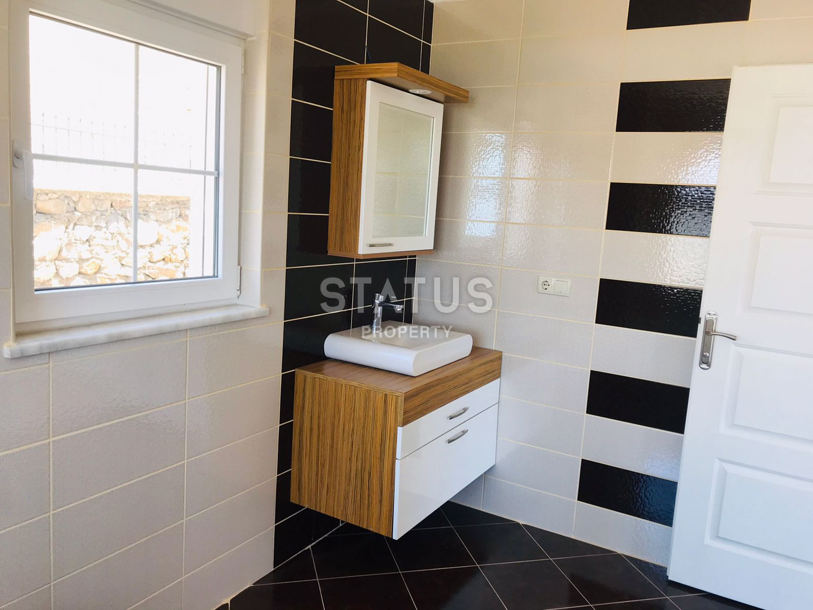 Villa 4+1 with sea and forest views in Kargicak, 350m2 фото 15