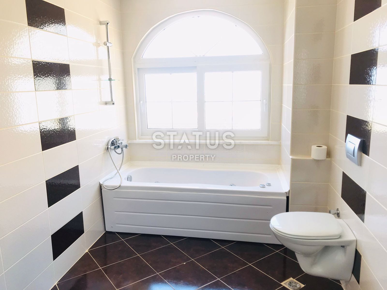 Villa 4+1 with sea and forest views in Kargicak, 350m2 фото 17