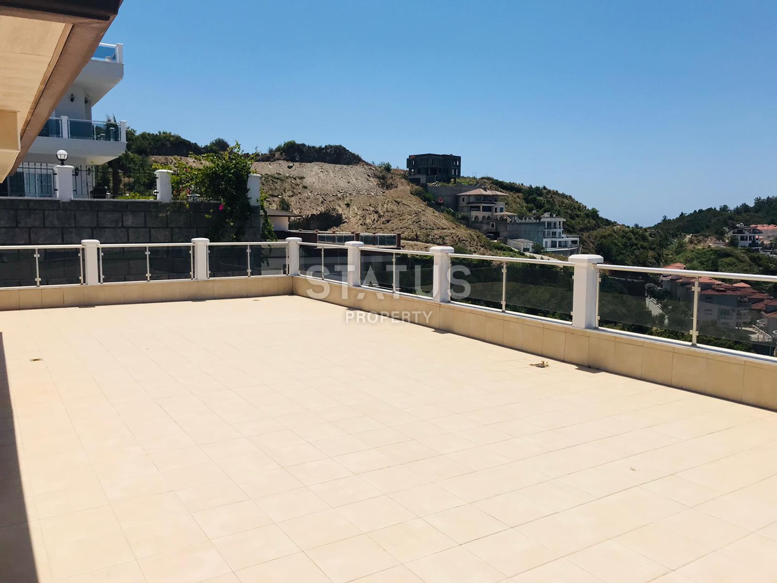 Villa 4+1 with sea and forest views in Kargicak, 350m2 фото 27