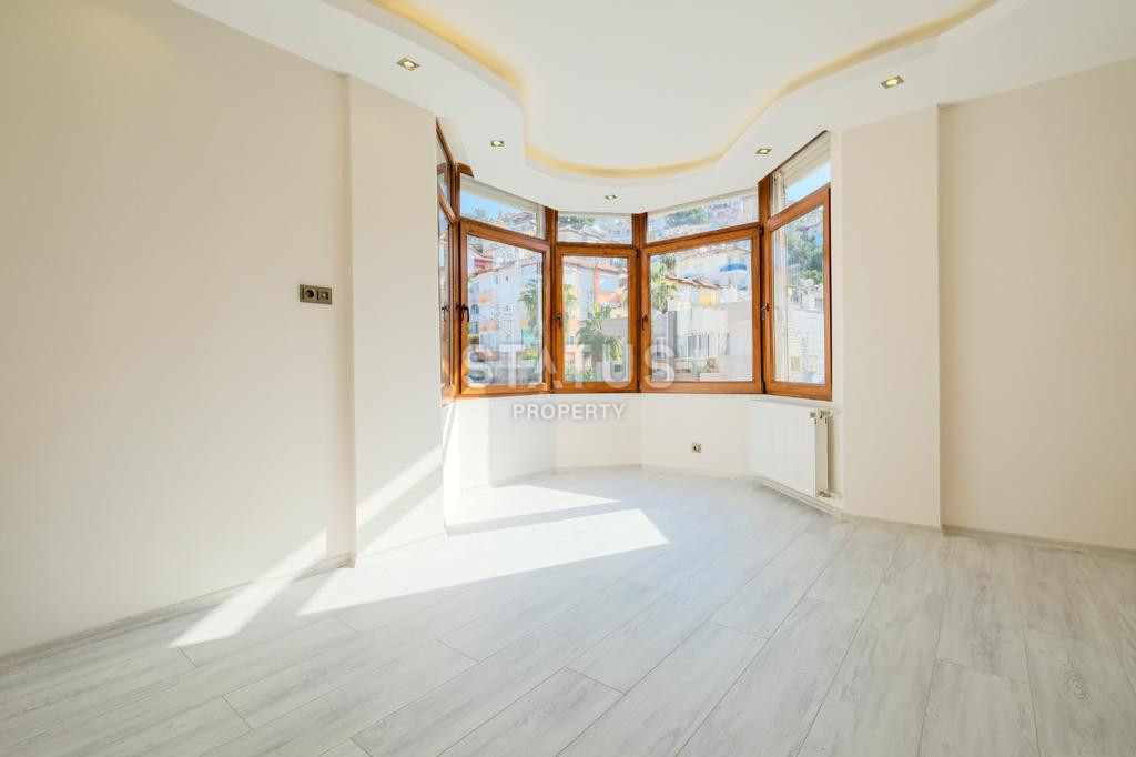 Furnished villa 3+1 overlooking the fortress of Calais and Cleopatra beach. 300m2 фото 8