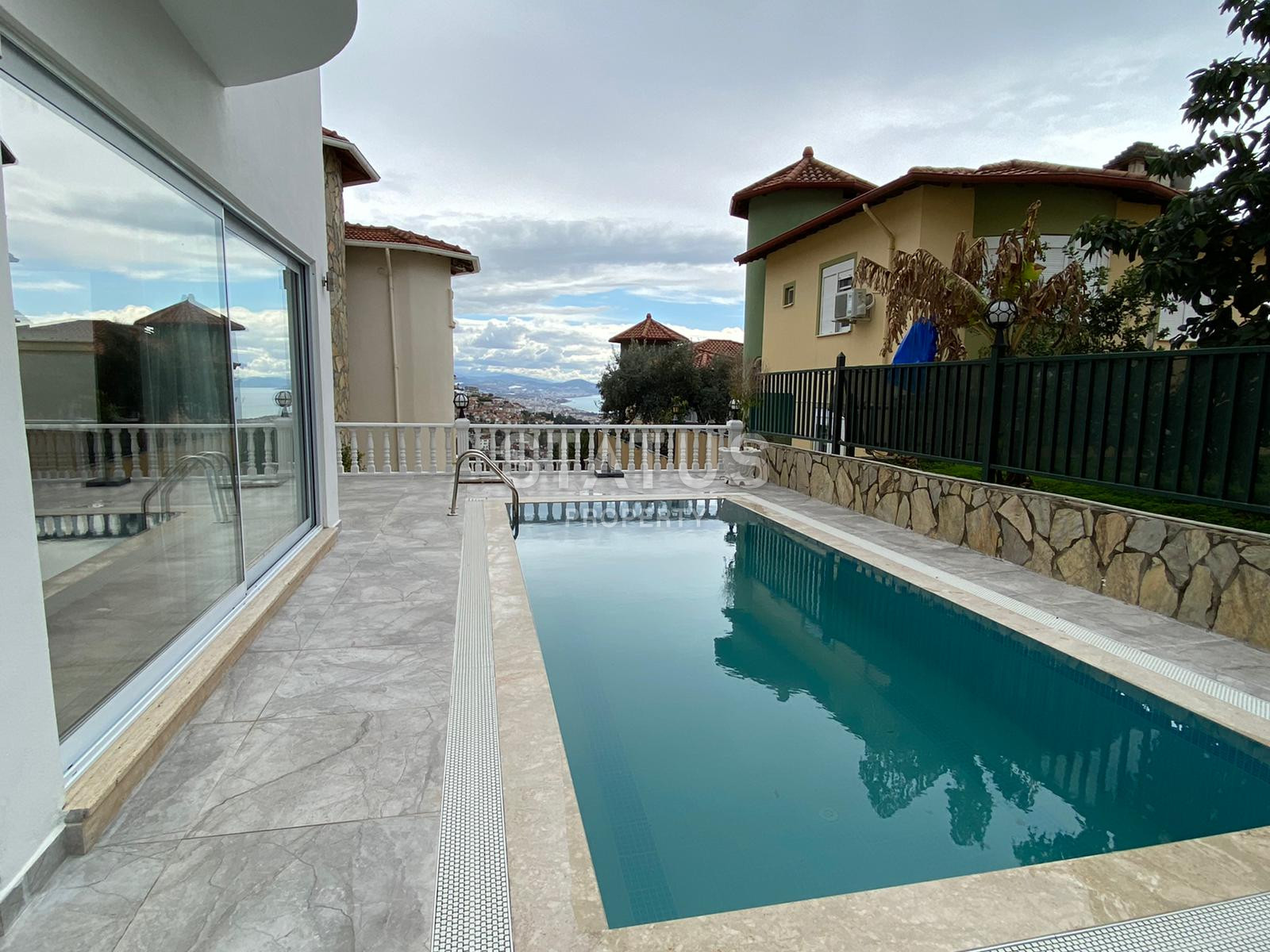 Luxury villa with sea views in the center of Alanya. 180m2 фото 5